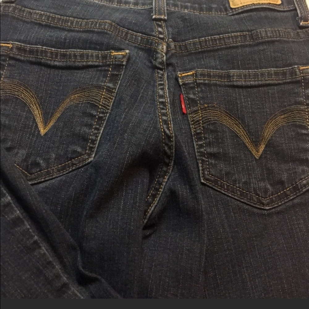 Levi’s perfectly Slimming DISCONTINUED JEANS 512